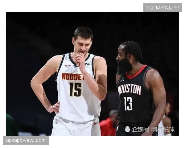 张伯伦内线统治力重塑比赛节奏