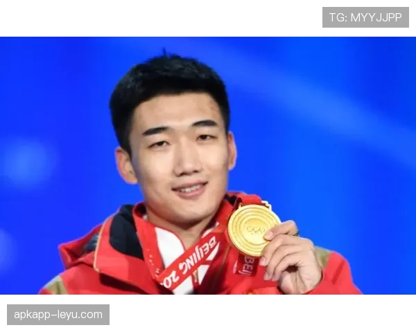 高亭宇这生活真不像个运动员，开个车都不带半点尘土感觉在晃豪宅钥匙呢